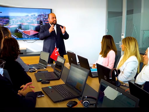 حول الفنار العقارية